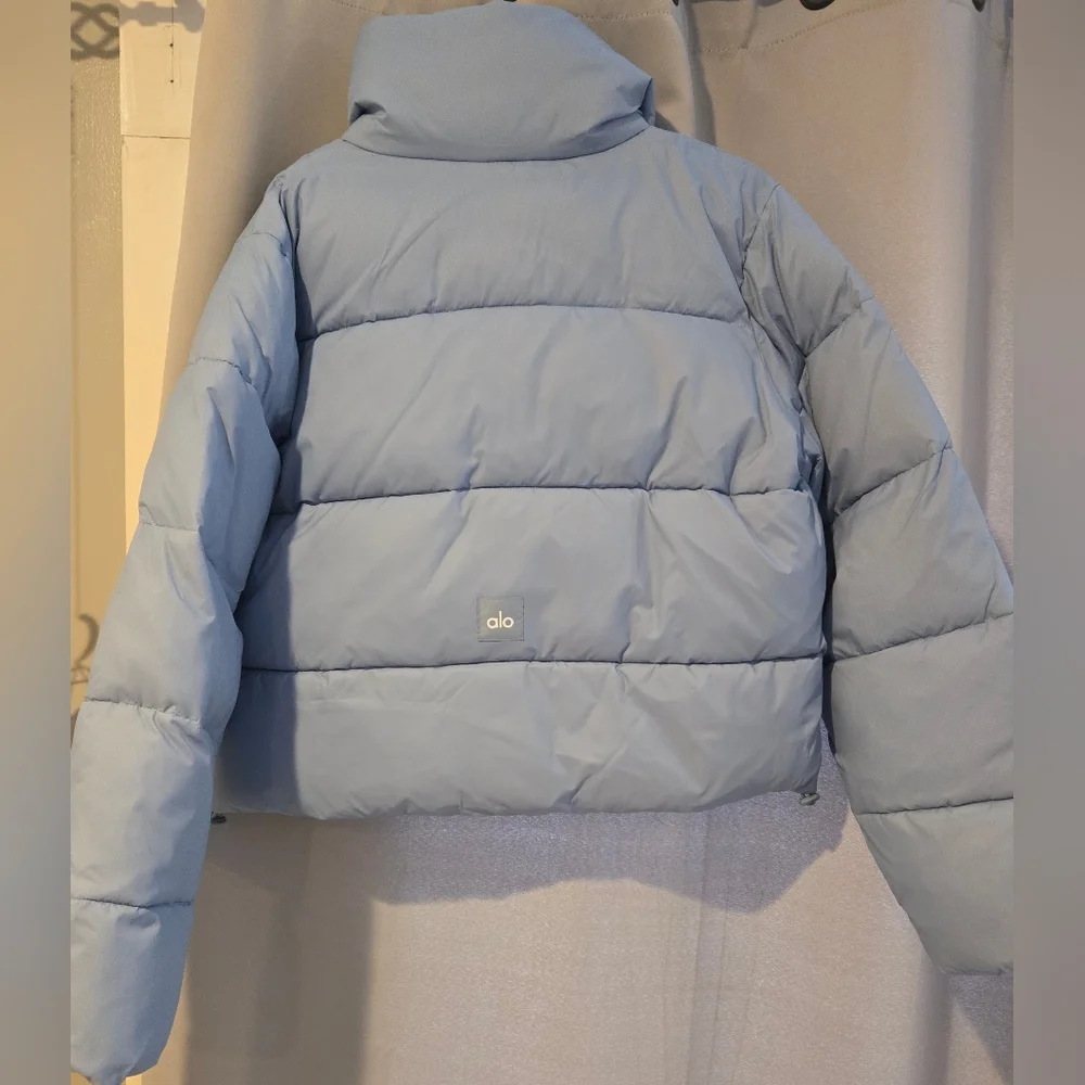 Alo Yoga Gold Rush Puffer Jacket - Picture 8 of 9